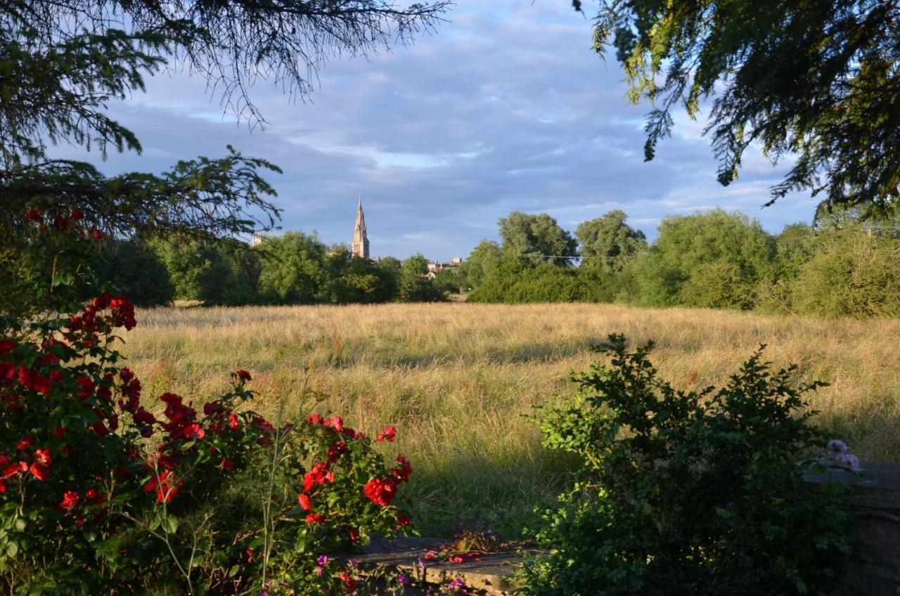 ホテル Stamford Meadows Glamping With Private Hot Tubs エクステリア 写真