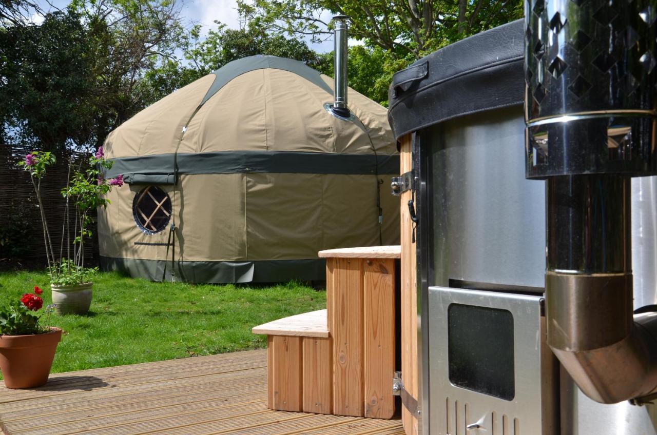 ホテル Stamford Meadows Glamping With Private Hot Tubs エクステリア 写真