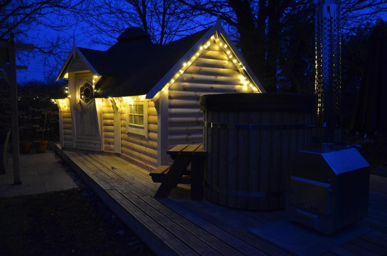 ホテル Stamford Meadows Glamping With Private Hot Tubs エクステリア 写真